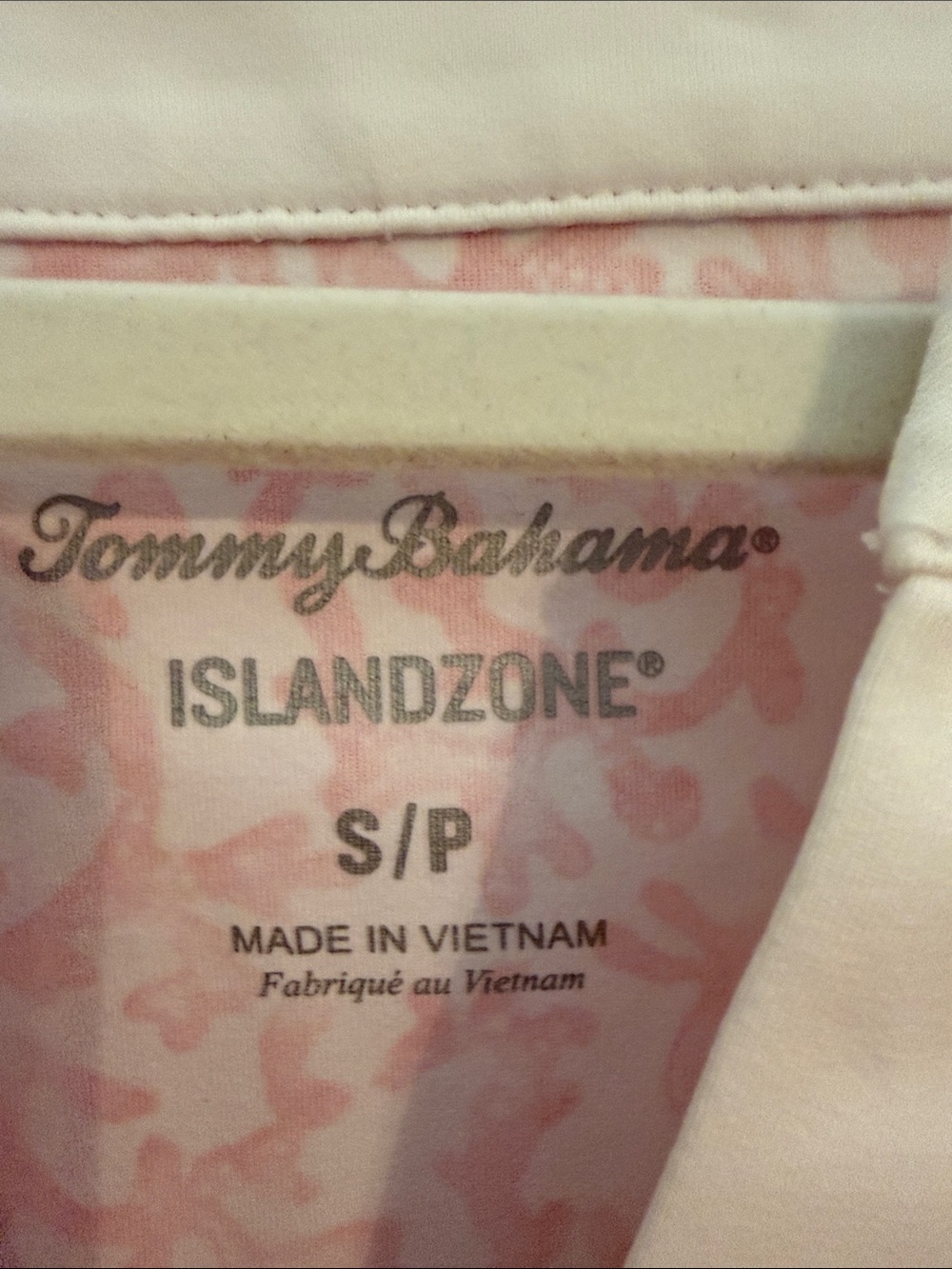 🏝️ EUC Tommy Bahama Pink and White Coral IslandZone Top - Picture 2 of 5